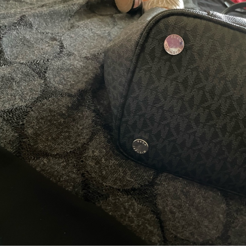 MICHAEL Michael Kors
East-West Monogram Zip Tote Bag  NWOT - Picture 13 of 16